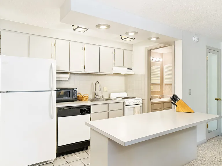 935 E Hopkins Ave #6 — Photo 5