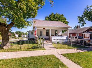 900 E 11th St, Muscatine, IA 52761