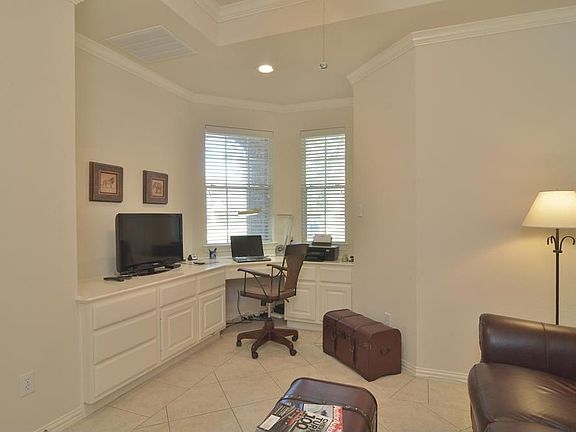 4th image of 1615 Hill Spring Dr