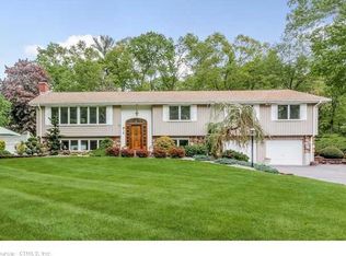 1 Tumblebrook Dr, South Windsor, CT 06074