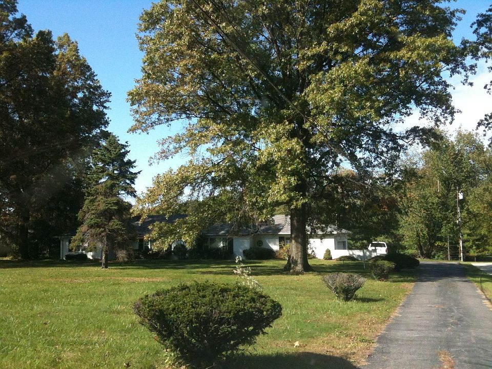 2nd image of 3140 E Galbraith Rd