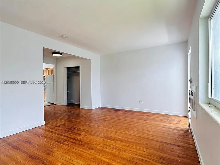 2045 Calais Dr #7 — Photo 5