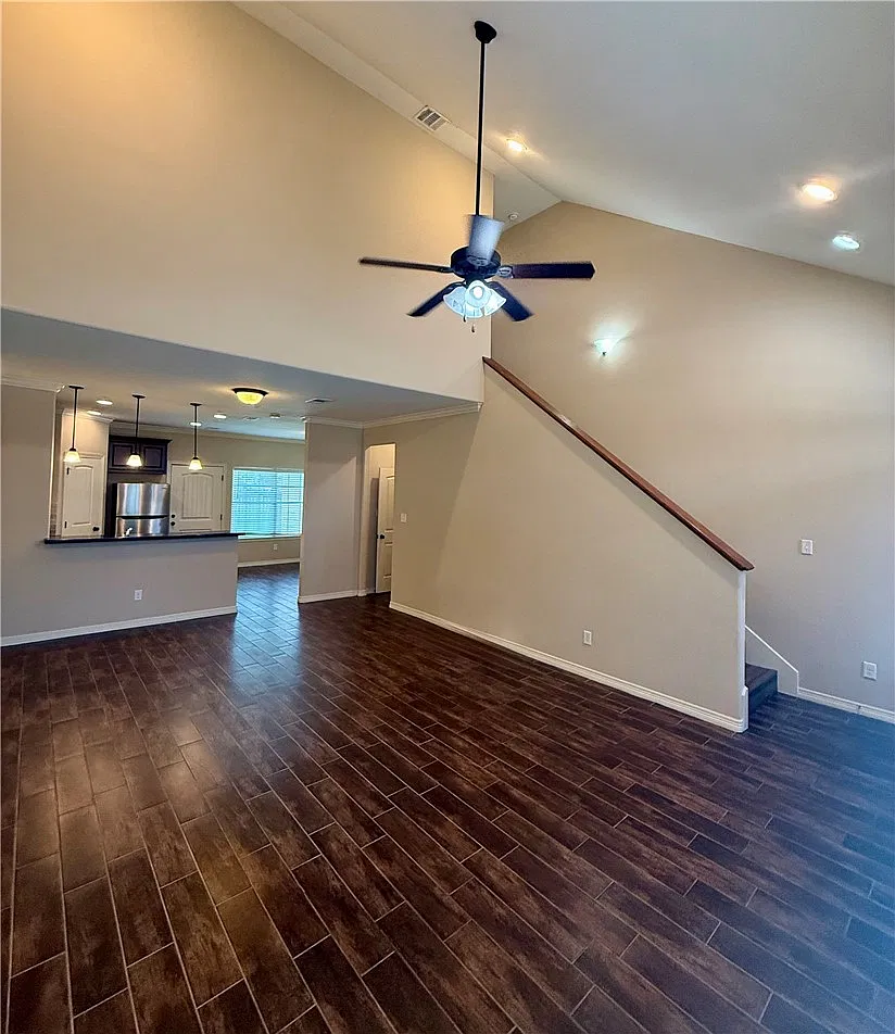 402 Nimitz St — Photo 4