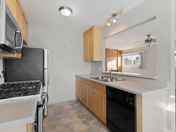4th image of 748 Whitesail Dr #0