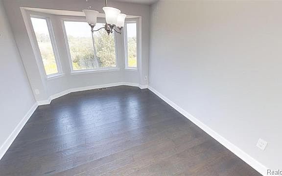 4th image of 55524 Worlington Ln