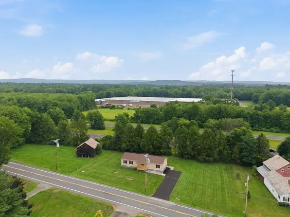 74 West St, West Hatfield, MA 01088