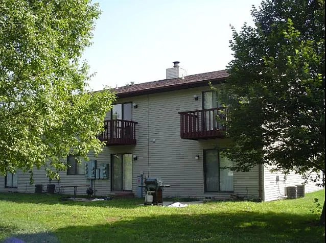 2 bed, 850 sqft, $1,110 — Photo 2