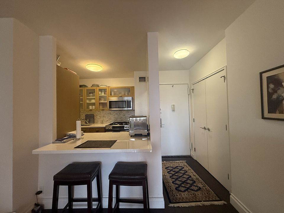 1st image of 212 E 47th St APT 33E