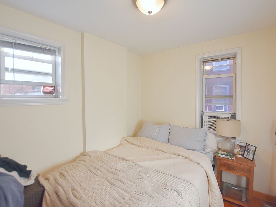 2nd image of 11 Cornelia St APT 7R