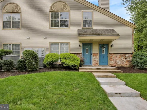 607 Foxcroft Cir #607, Royersford, PA 19468