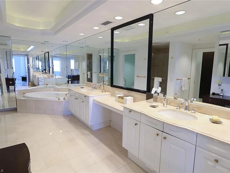 8665 Bay Colony Dr #901 — Photo 17