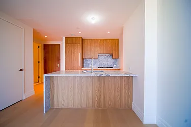 30-55 Vernon Boulevard, #6K