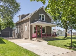 329 W Roberta Ave, Waukesha, WI 53186
