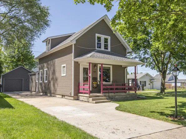 329 West Roberta AVENUE, Waukesha, WI 53186