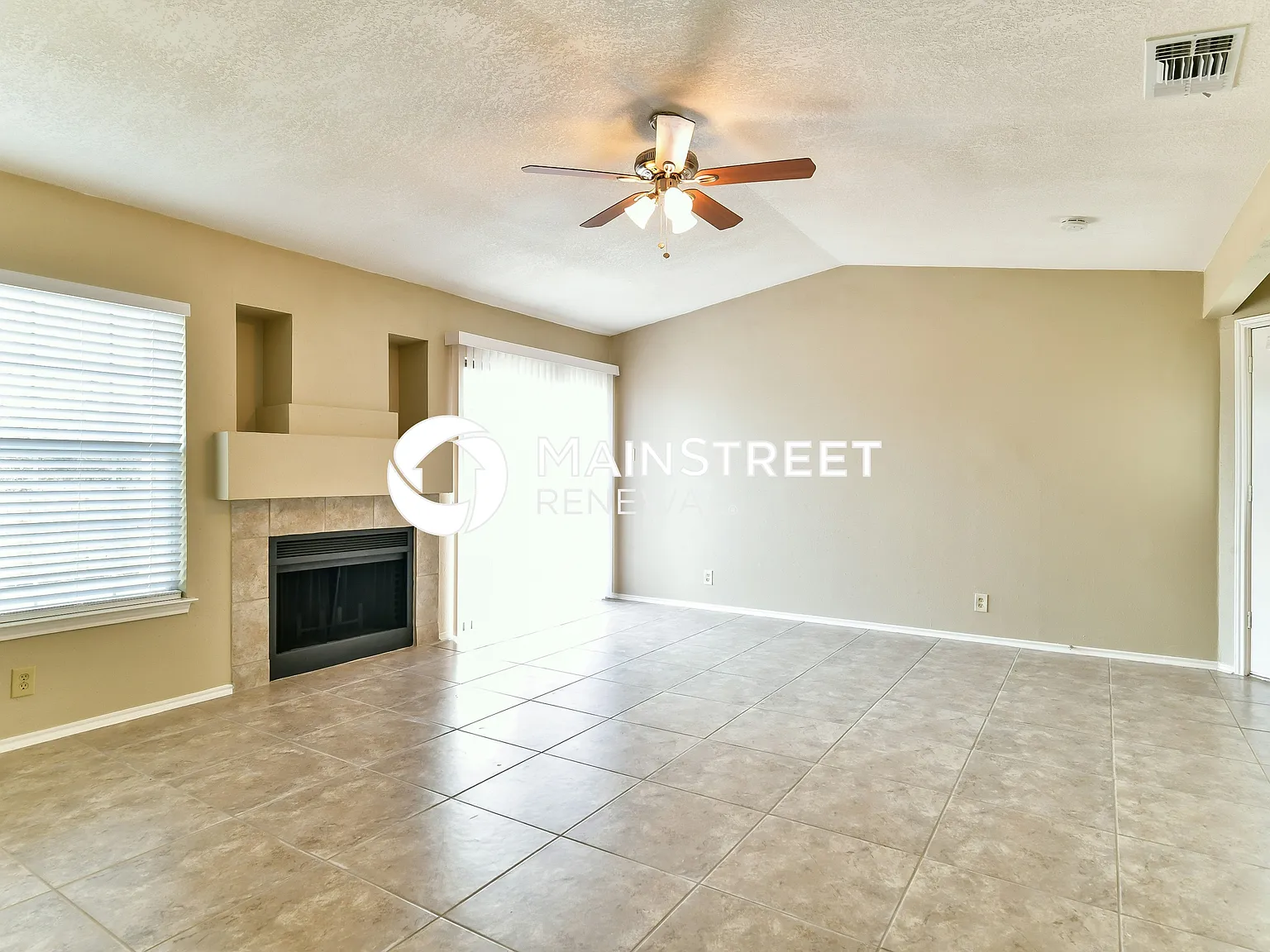 8405 Maple Ridge Dr — Photo 4