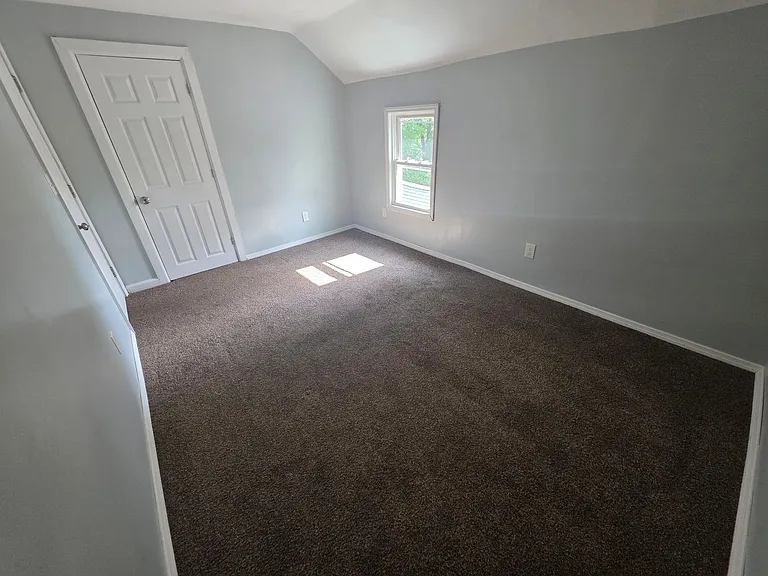 37 N Clinton St — Photo 9