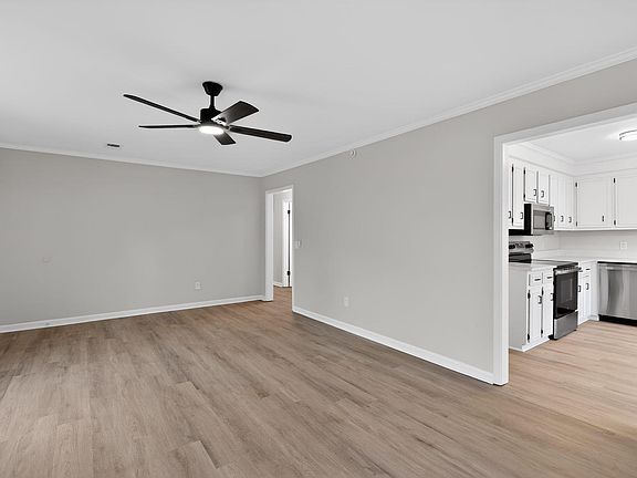 3rd image of 536 Kenton Dr