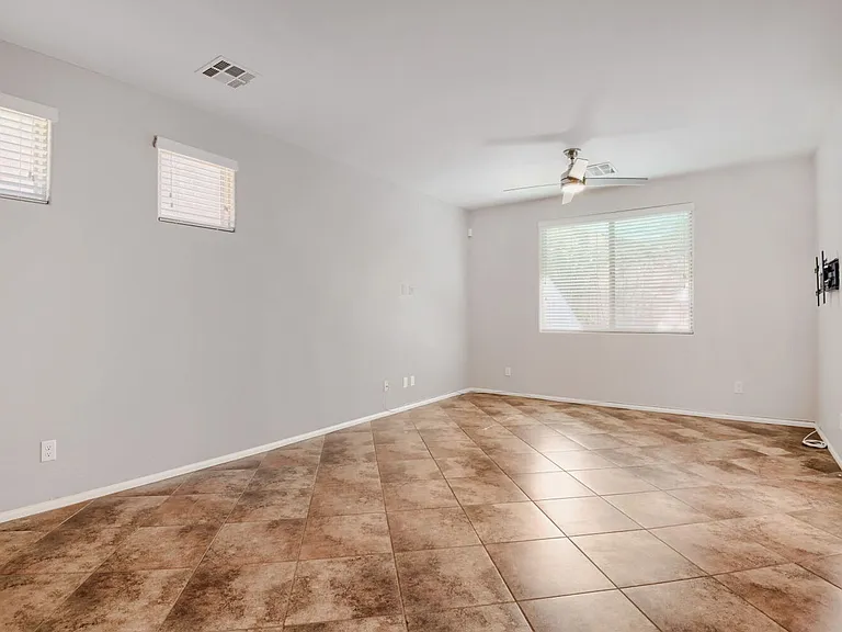 879 Cool Aquamarine St — Photo 6