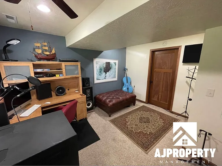 3105 S Dawley Cir — Photo 23