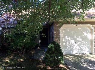 8 Morton Ct, East Brunswick, NJ