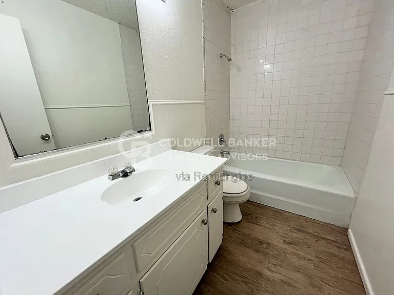 5712 2nd Pl — Photo 13