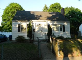 9 Halsey Rd, Hyde Park, MA 02136