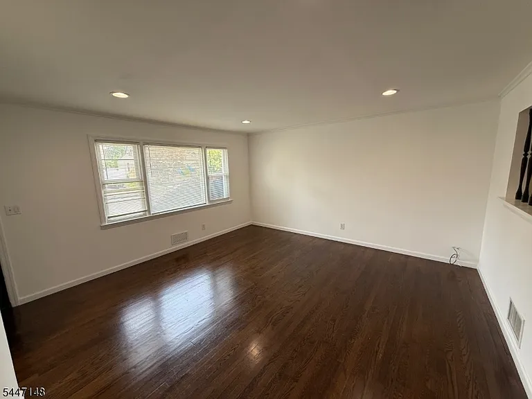 2514 Jackson Ave — Photo 5