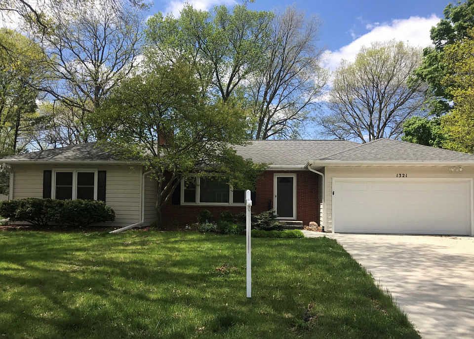 1st image of 1321 Curtiss Ave