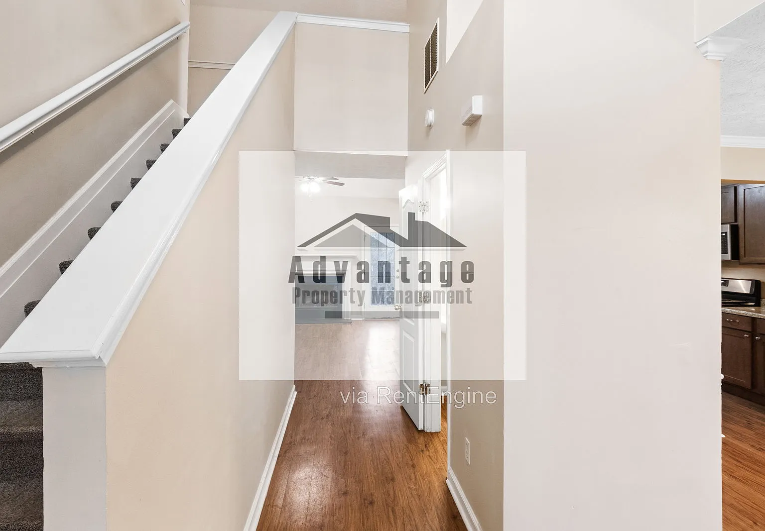 4 bed, 2.5 bath, 1726 sqft, $2,035 — Photo 4