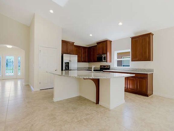 5th image of 1719 Berkshire Cir