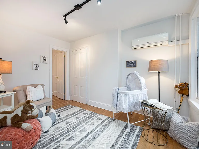 16 W Miner St — Photo 16