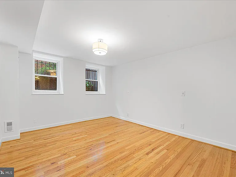 1830 17th St NW #103 — Photo 26