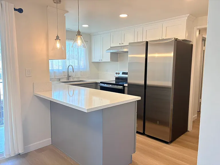 333 N Monterey St — Photo 4