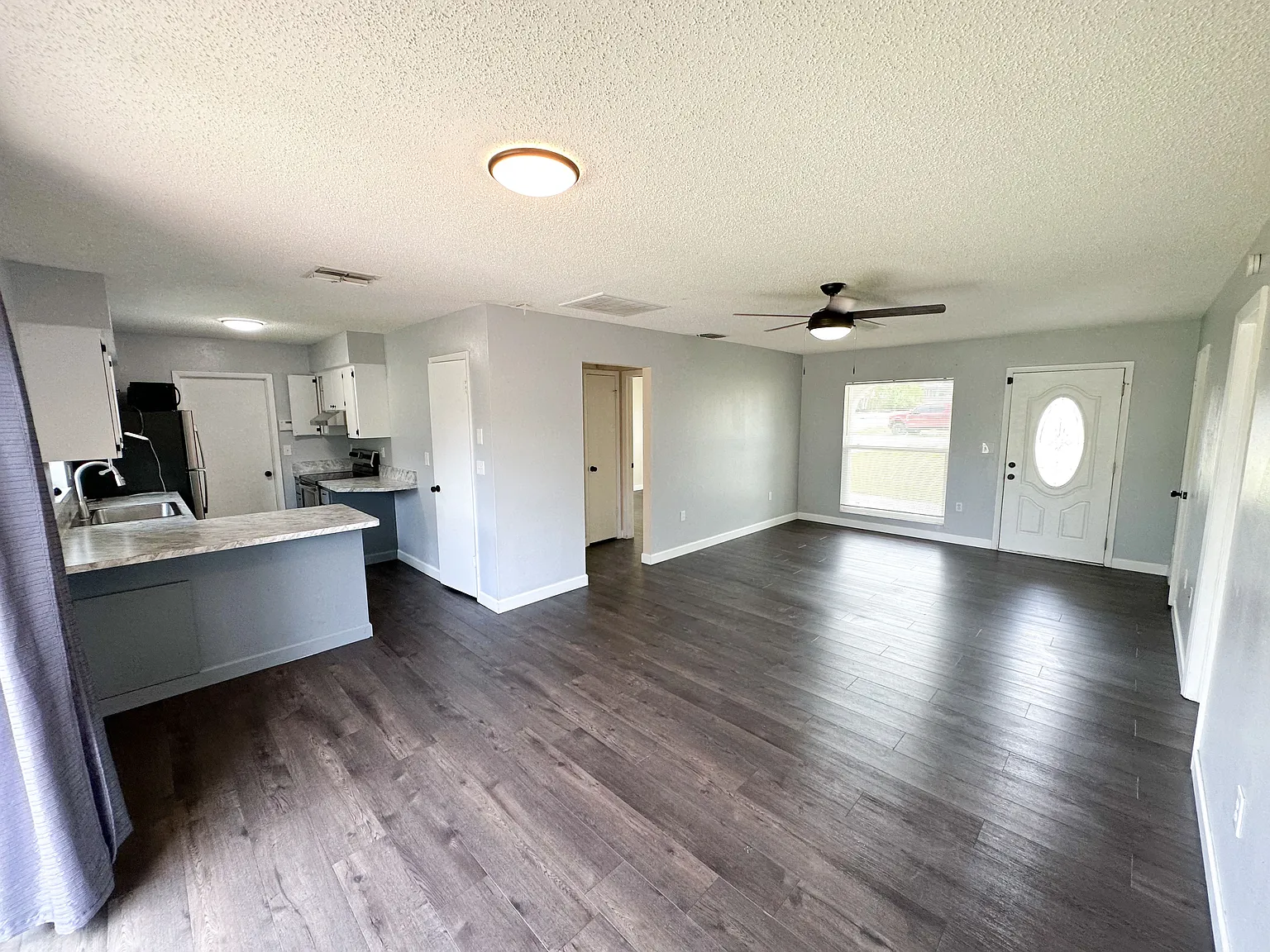 2 bed, 2.0 bath, 1105 sqft, $1,700 — Photo 2