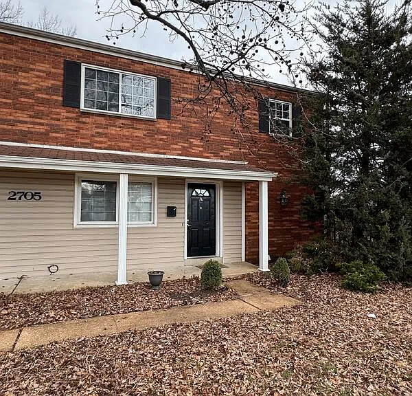 2705 Laclede Station Rd — Photo 15