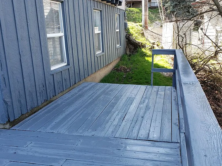 935 NE Maple St — Photo 32