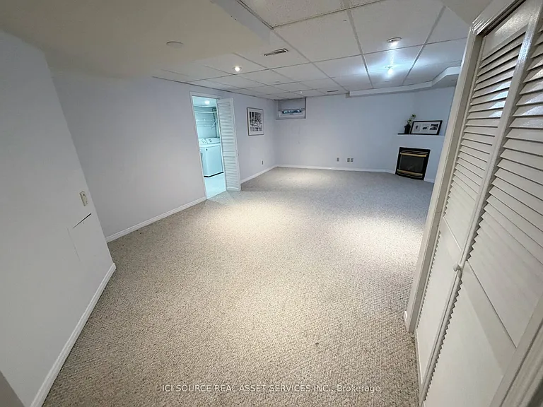7176 Harding Cres — Photo 21