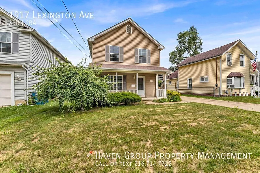 1917 Lexington Ave, Lorain, OH 44052 - Spacious 3-bed 1.5-bath single-family home! — Photo 2
