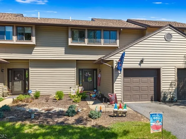 6 Sparrow Circle, Hampton Twp., NJ 07860