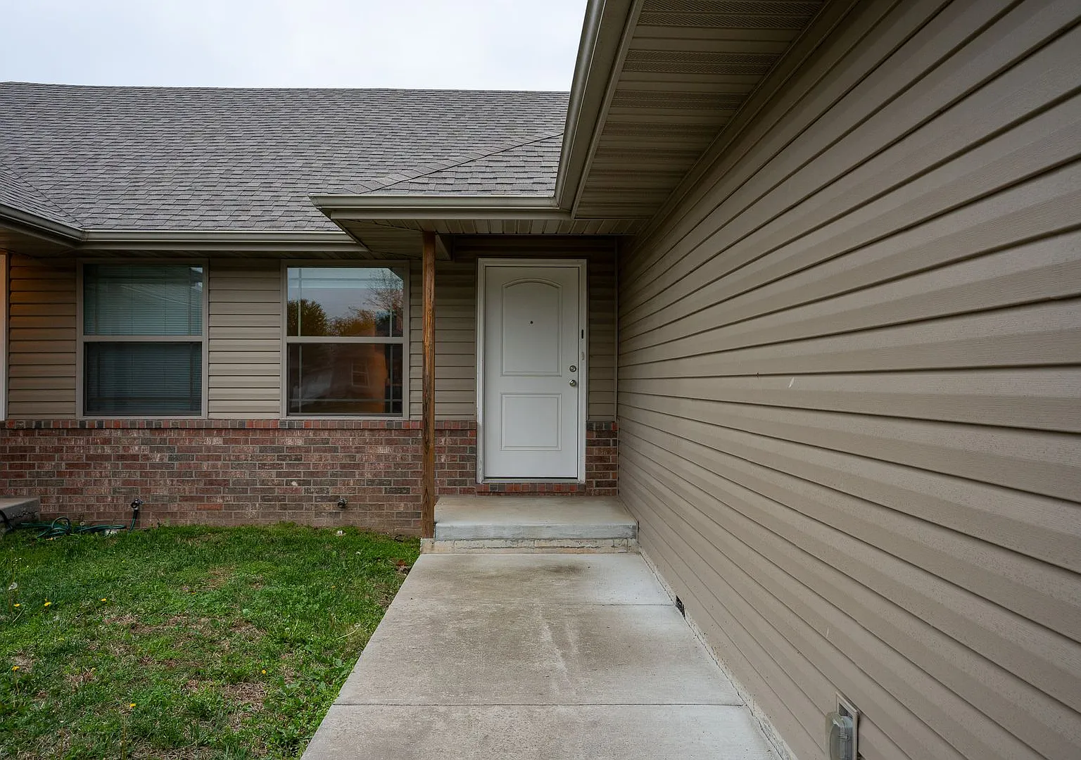 3 Bedroom Duplex with a fenced in yard in Battlefield, MO — Photo 3