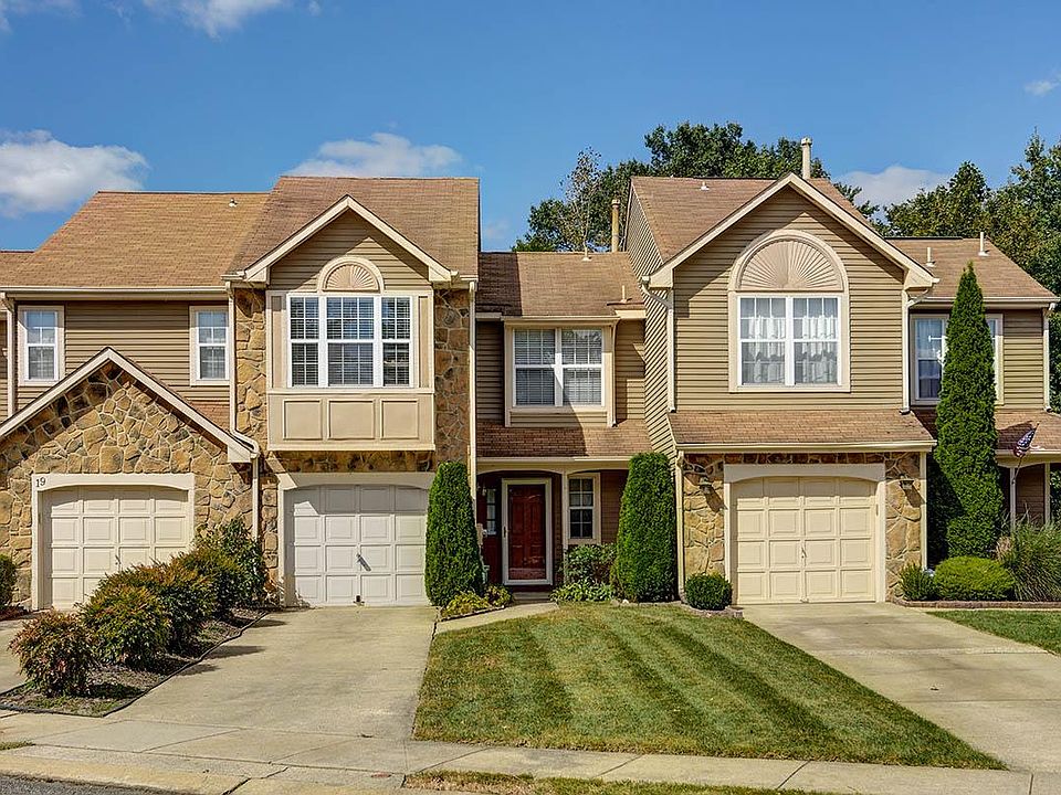 1st image of 21 Claver Hill Way