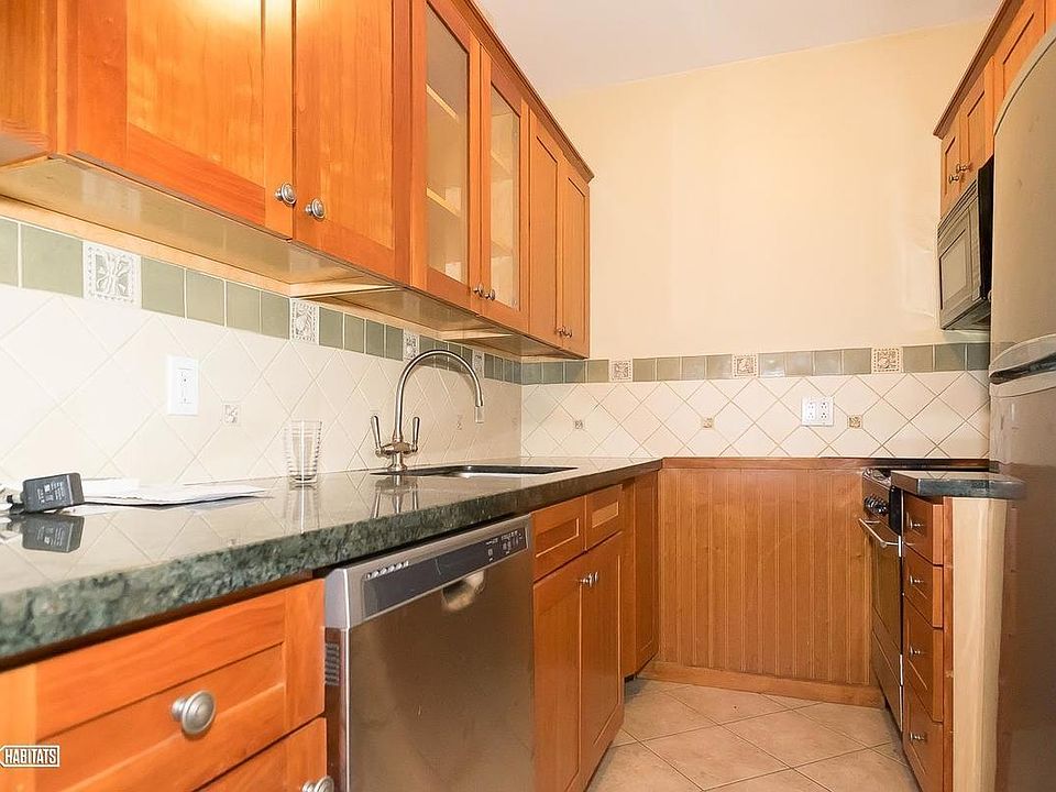 1st image of 329 W 71st St APT 1