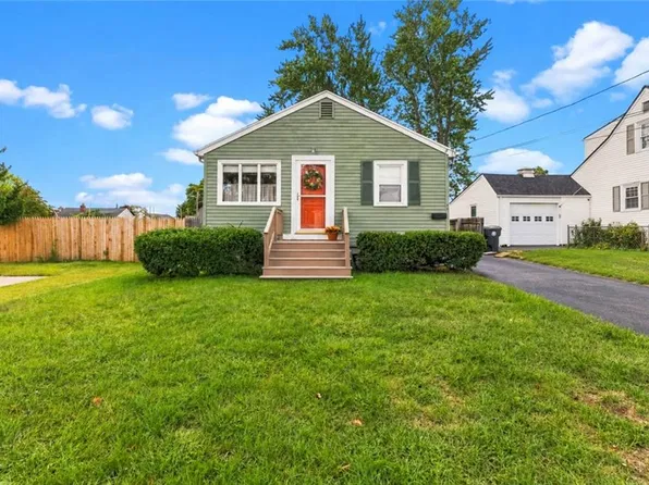 54 Royland Rd, Warwick, RI 02889