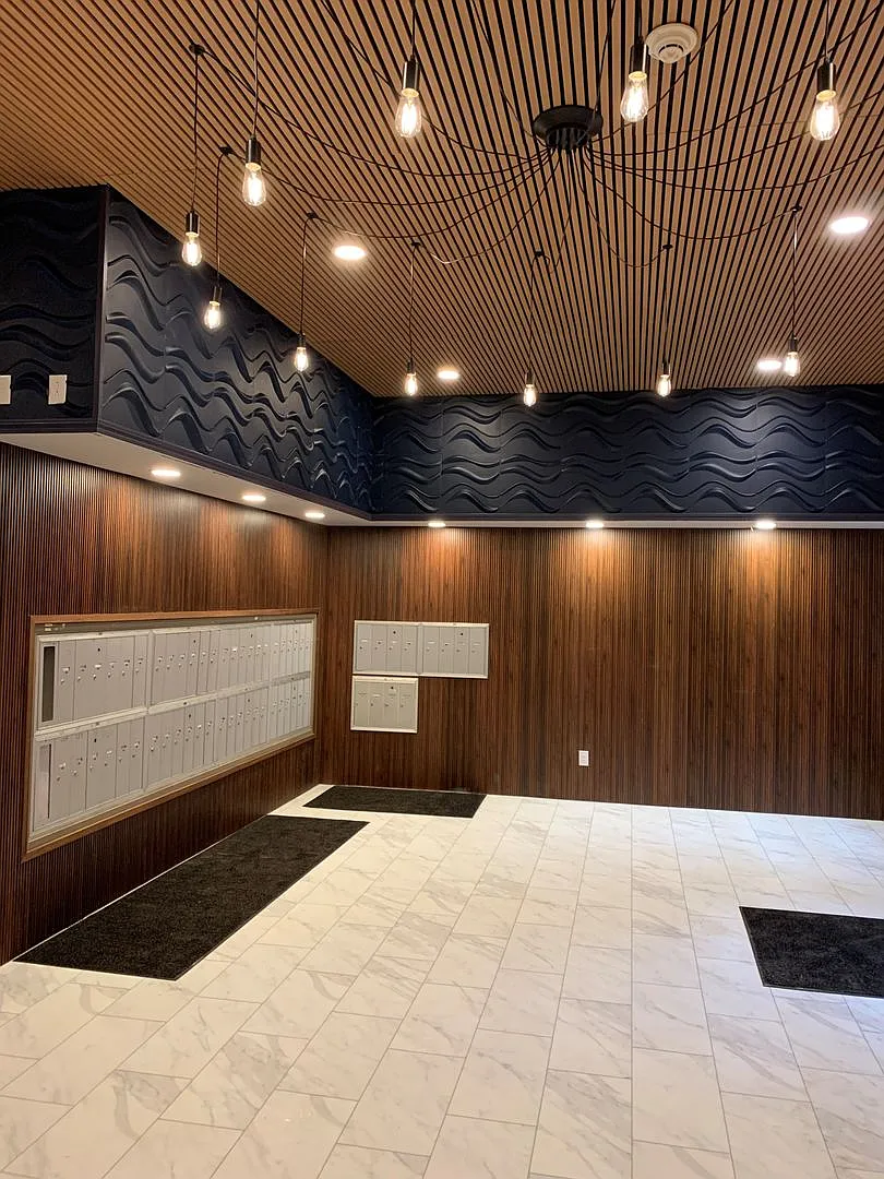 Modern Tool Square — Photo 2