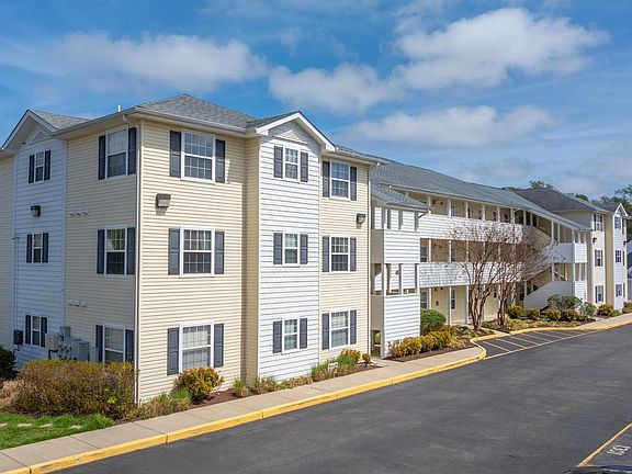 2nd image of 17275 King Phillip Way Unit 7