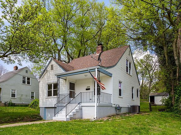 2nd image of 1551 McKay Ave