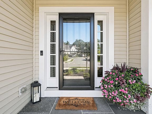 2nd image of 48 Cutter Ln #48