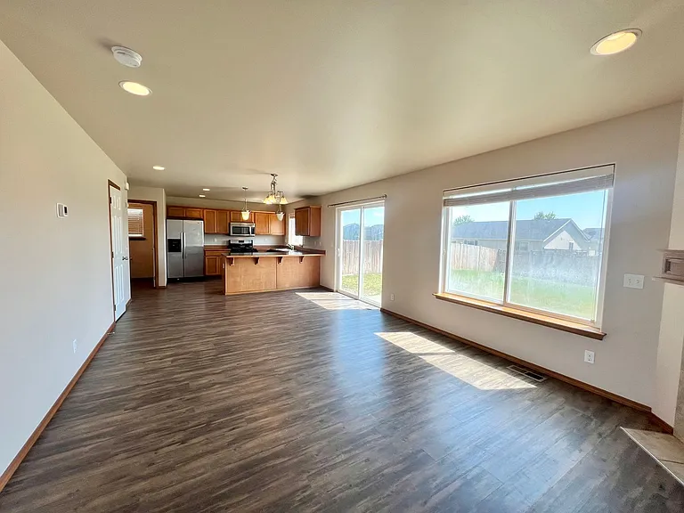210 W Hailey Ct — Photo 4