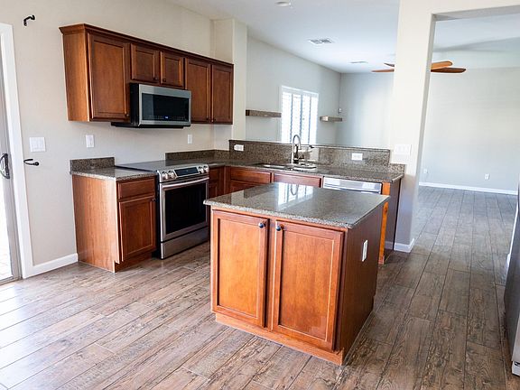 2nd image of 4255 E Park Ave