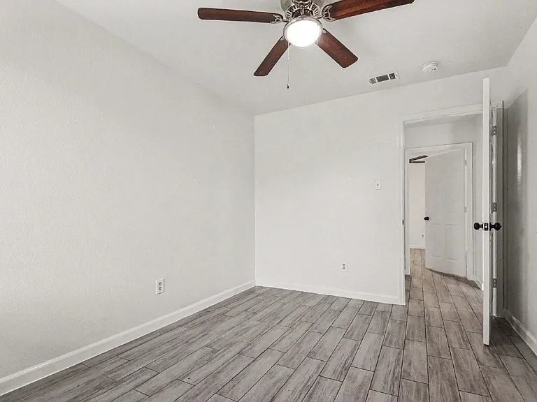 1417 Stillmeadow Dr — Photo 12